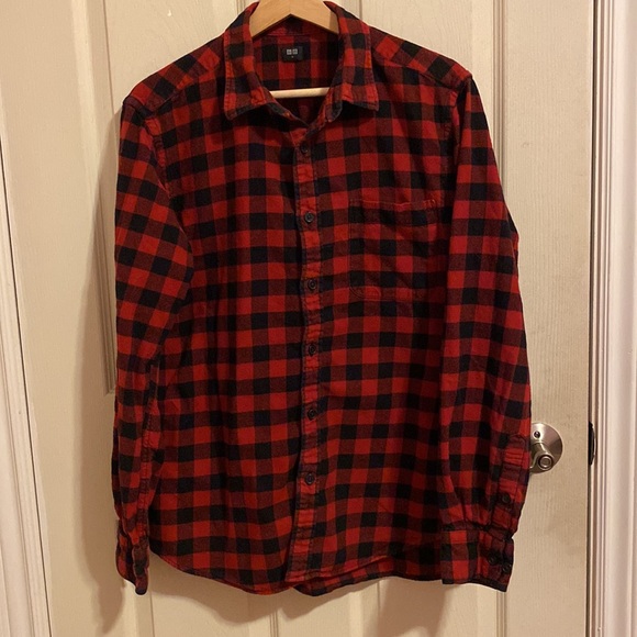 ✨3/$40✨ Uniqlo Flannel - Picture 2 of 6